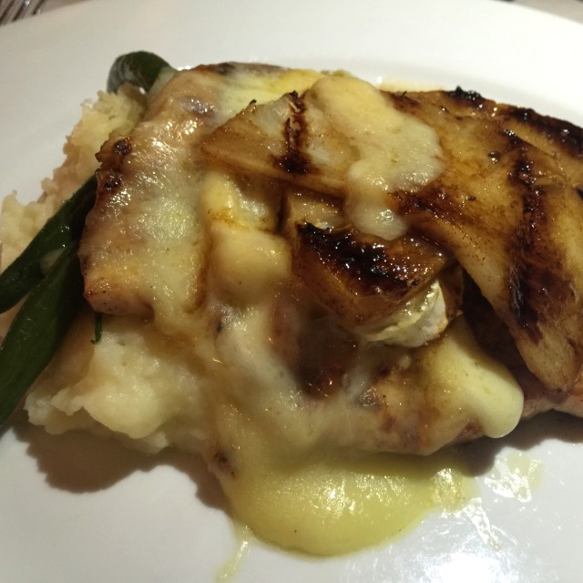 Pollo al Grill Con Piña & Pure de Papas