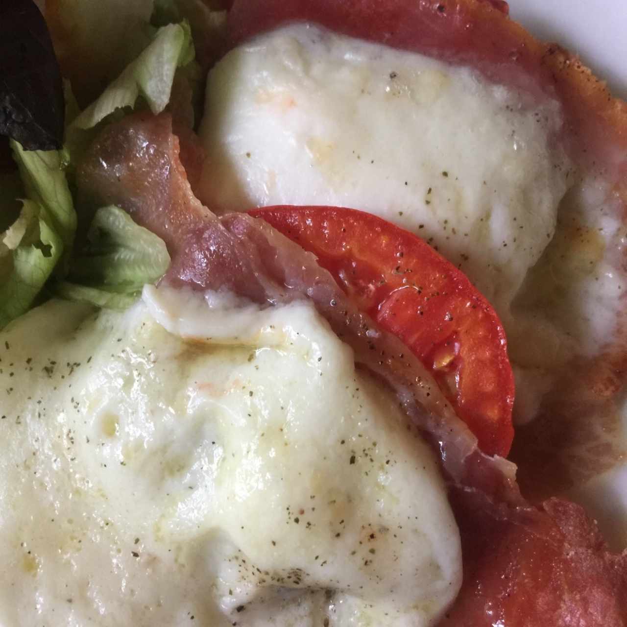 ensalada de mozzarella y jamón