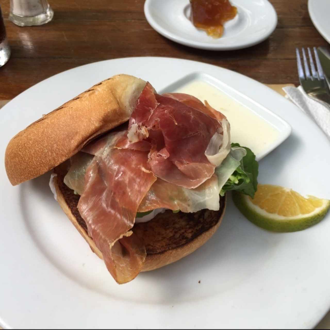 Desayuno: Benedictinos con Jamon Serrano