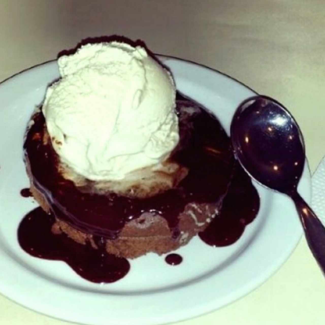 Fondant de chocolate con helado 