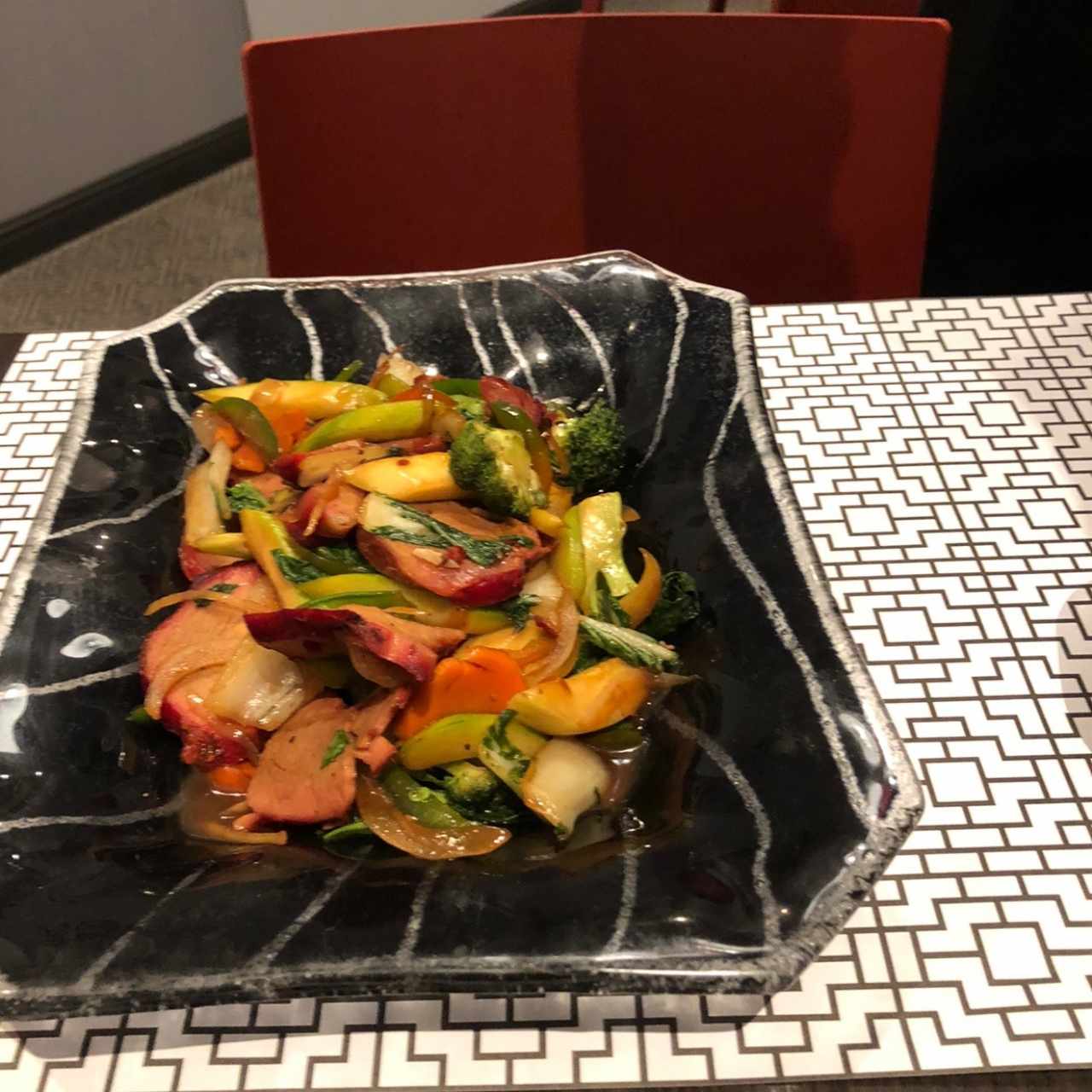 Cerdo con vegetales