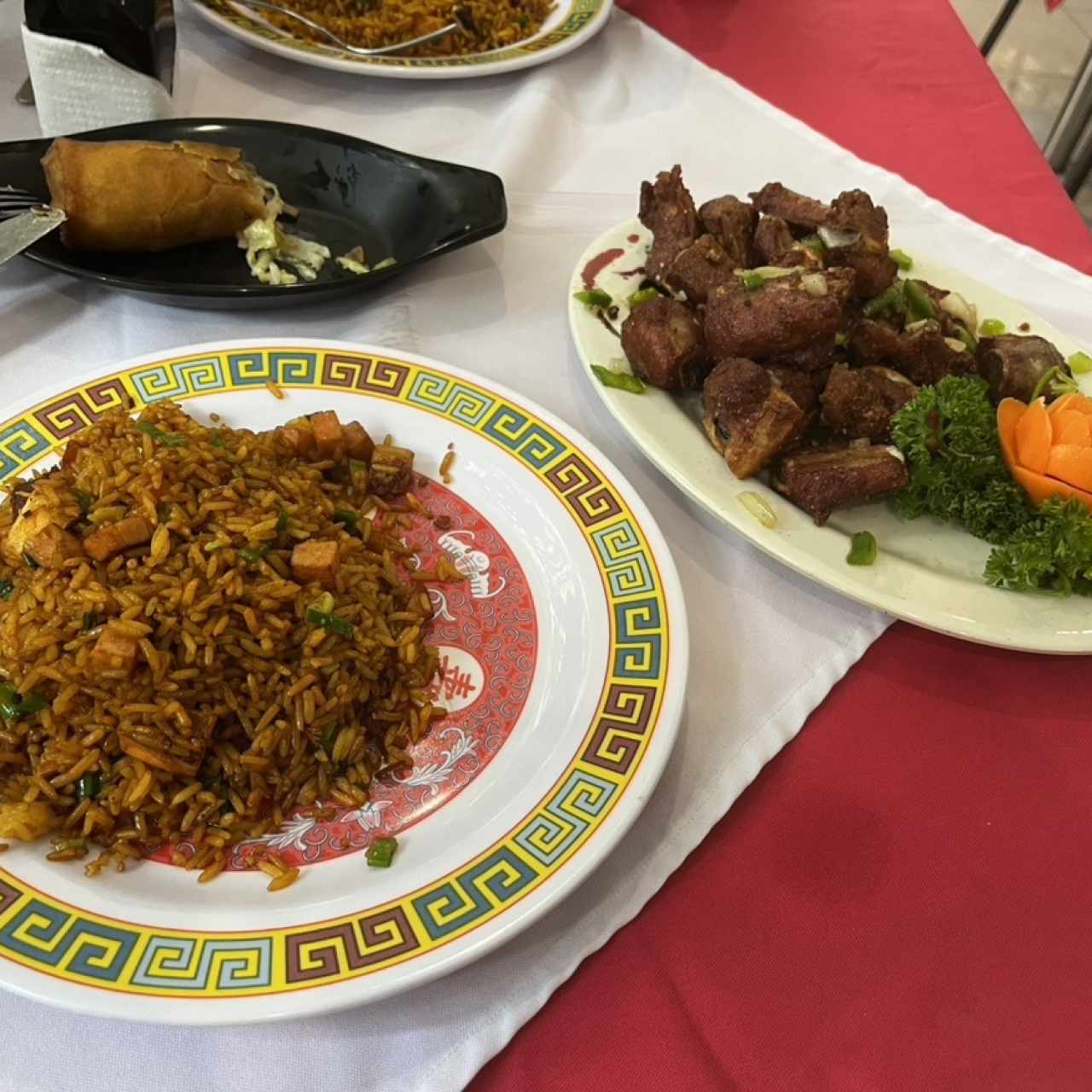 Arroz especial y costillas sal y pimienta