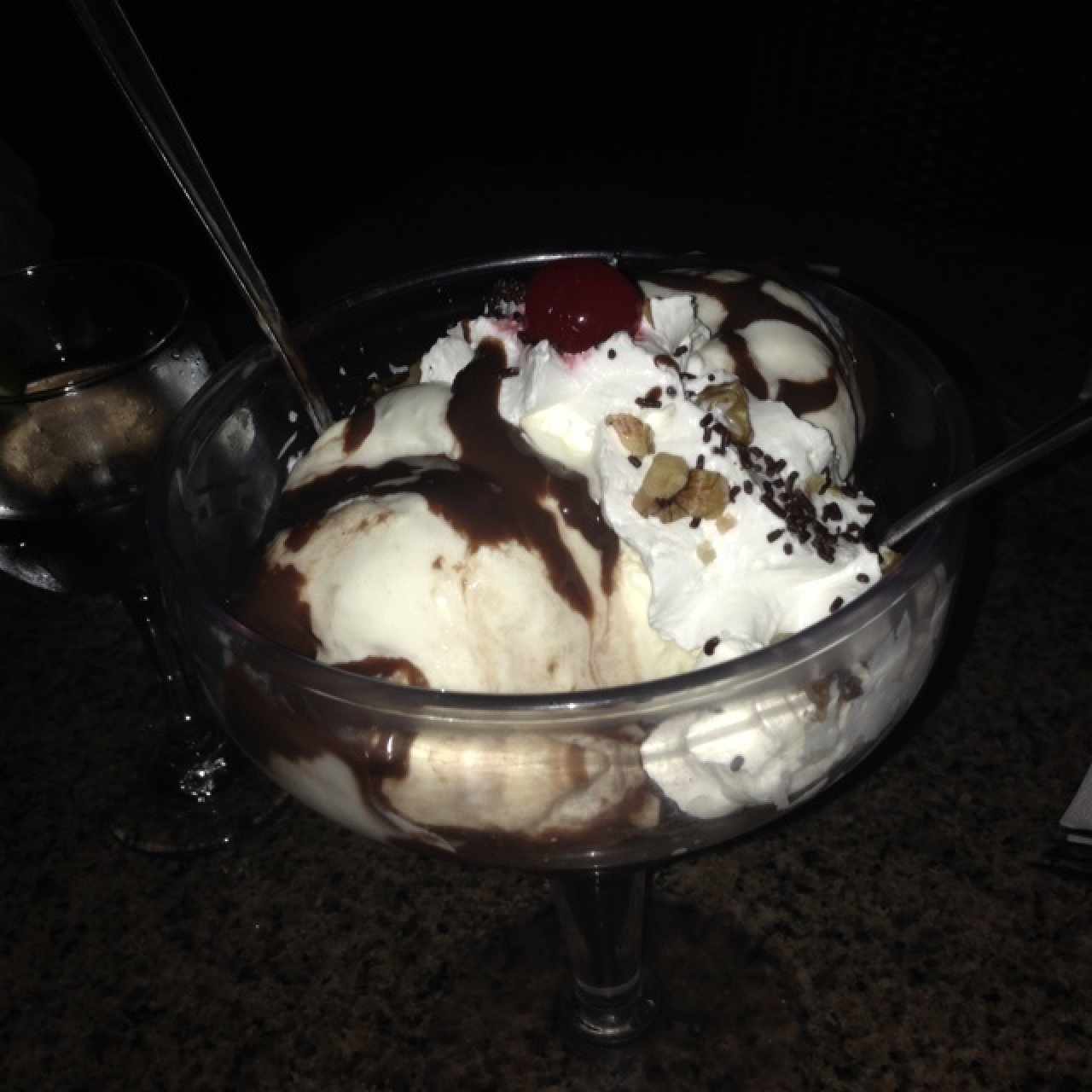 brownie con helado