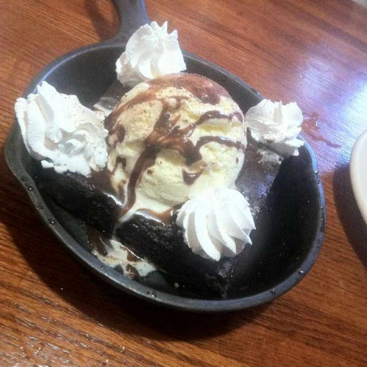 BROWNIE SUNDAE