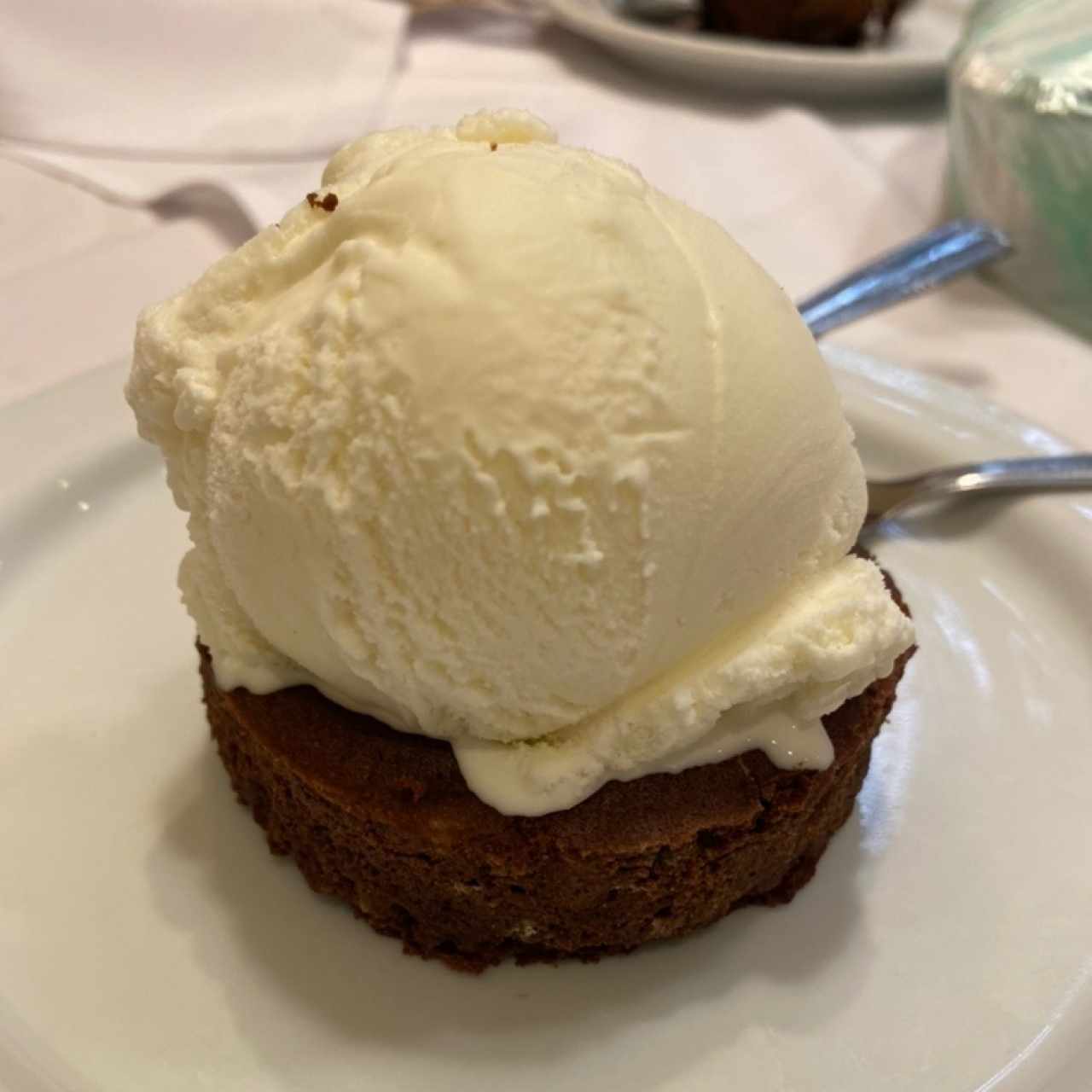 brownie con helado