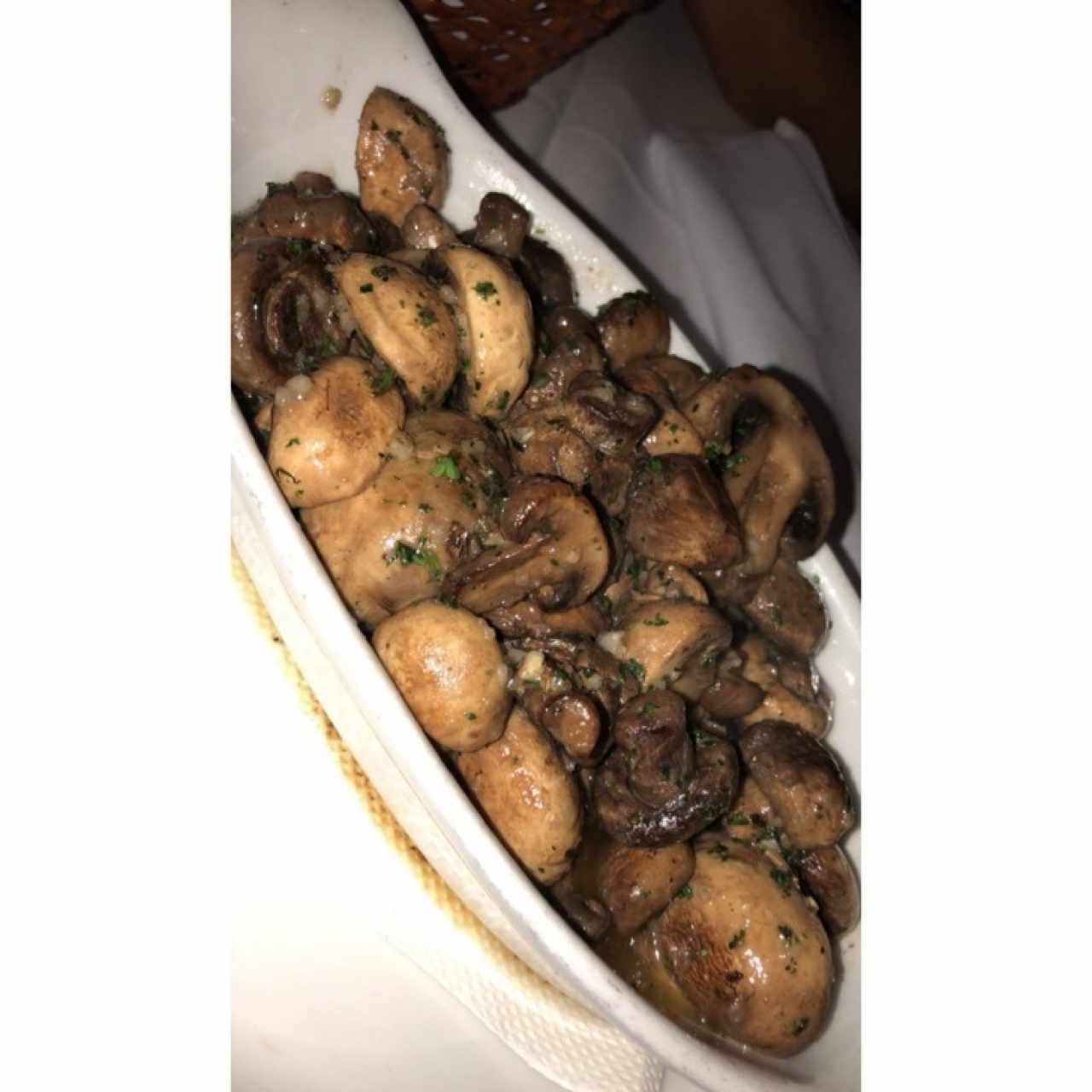 champiñones al ajillo