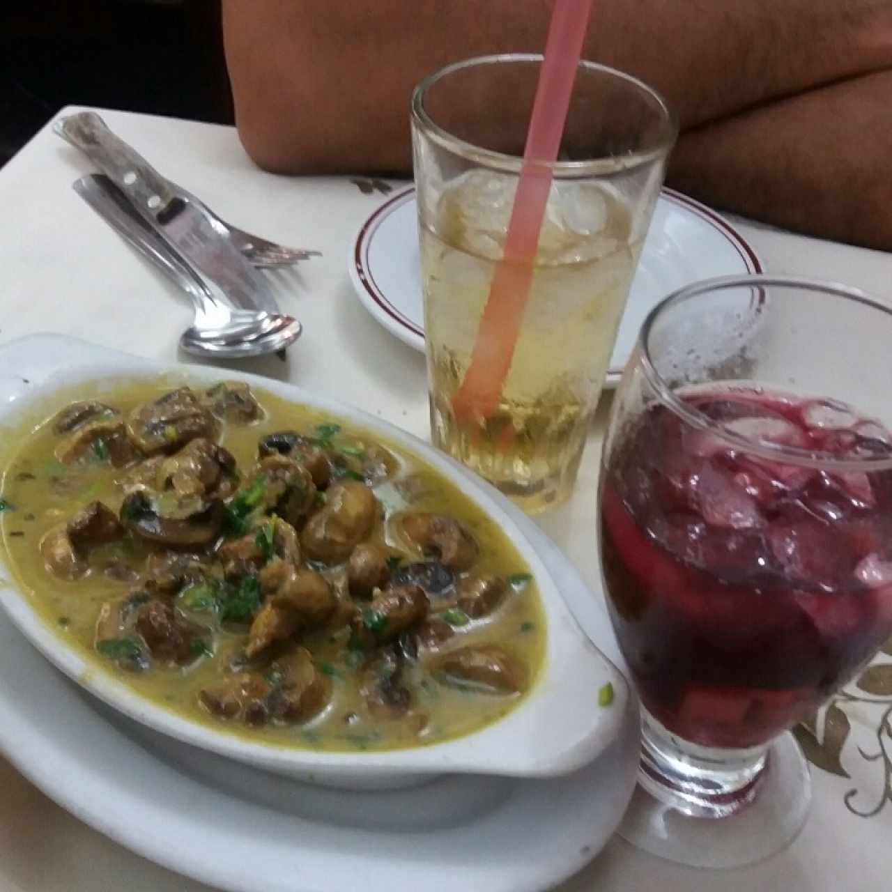 champiñones al ajillo