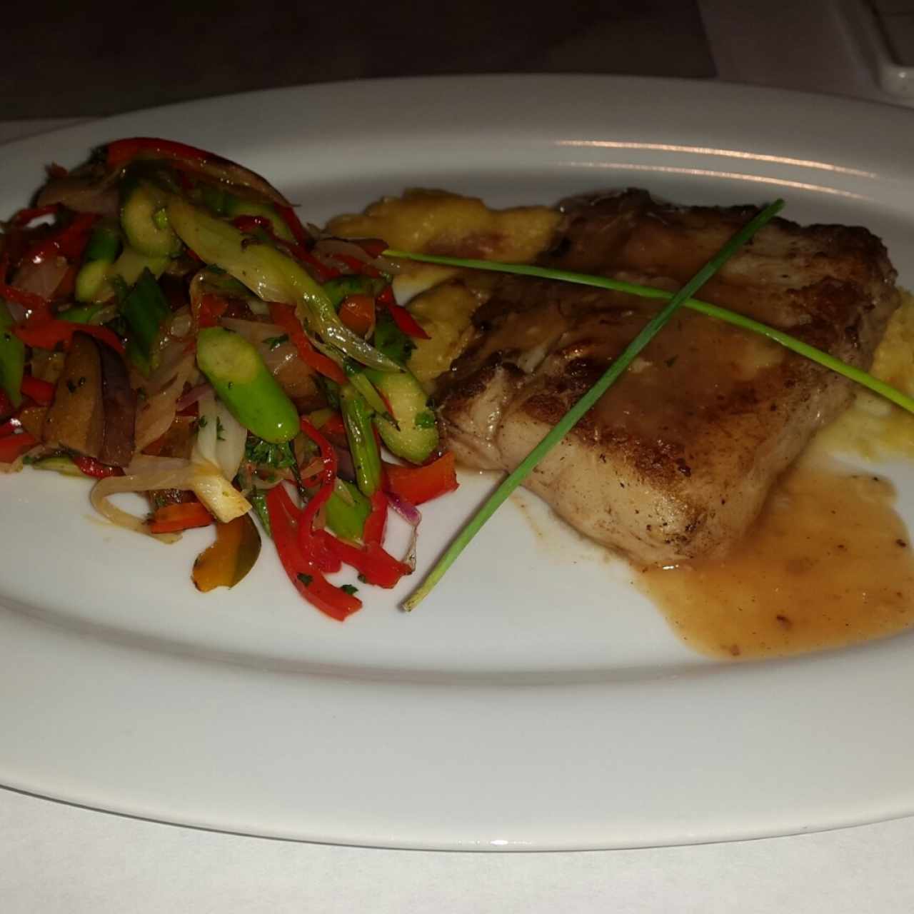 Filet de curving con vegetales 