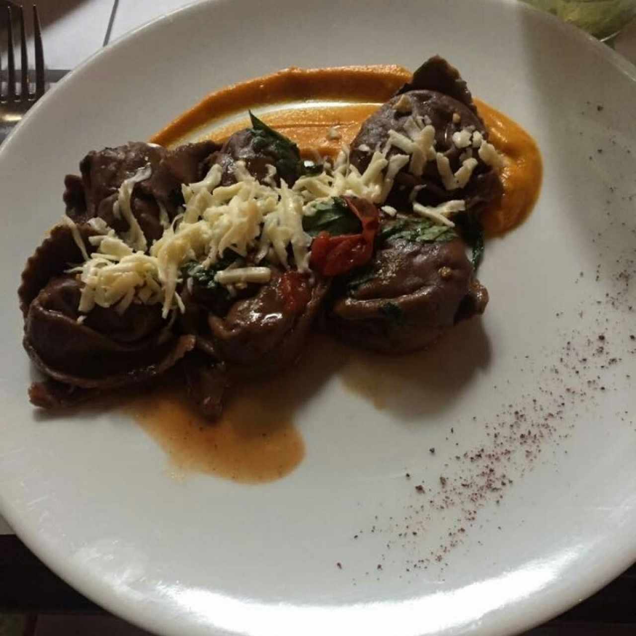 tortelonis de asado negro