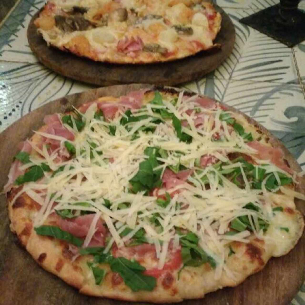 serrano y rugula