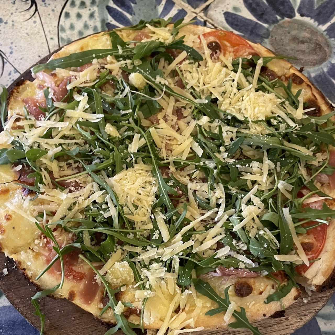 Pizza Jamon serrano y Rúcula. 