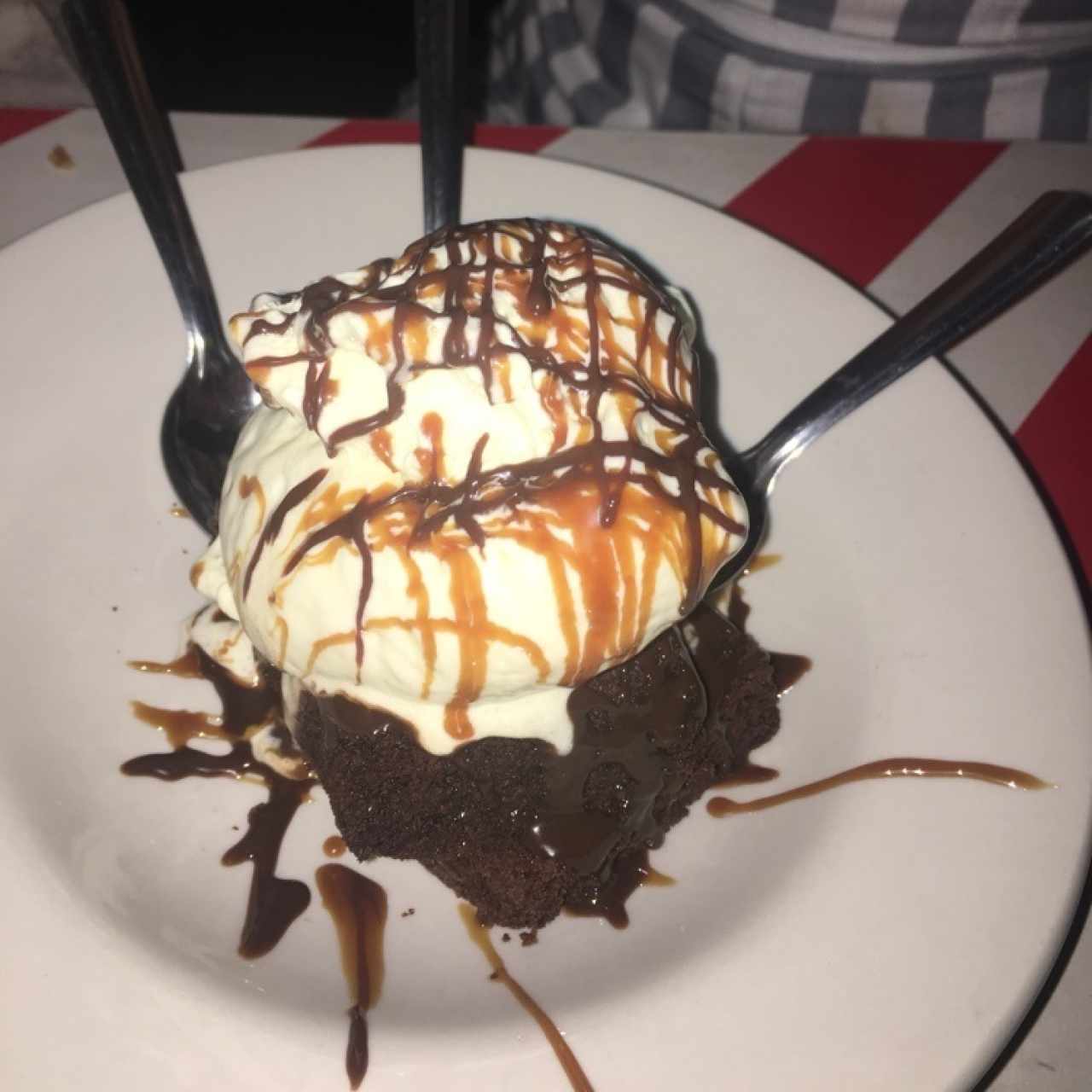 brownie con Helado