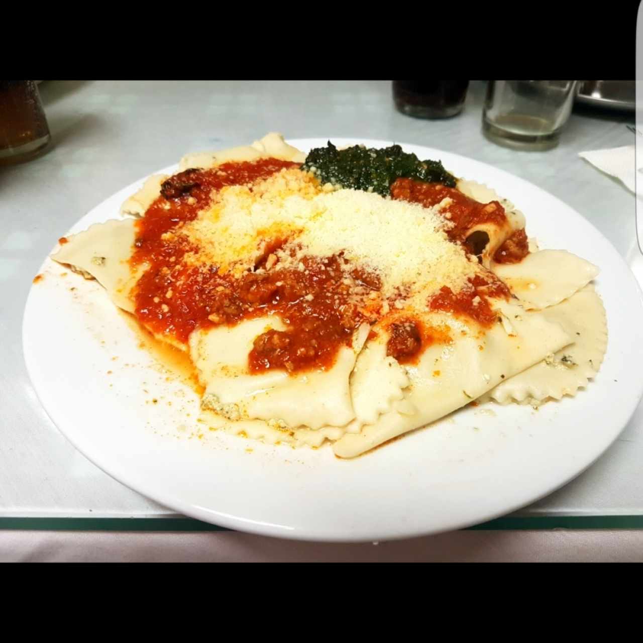Raviolis de Ricotta y Espinacas 3 salsas 