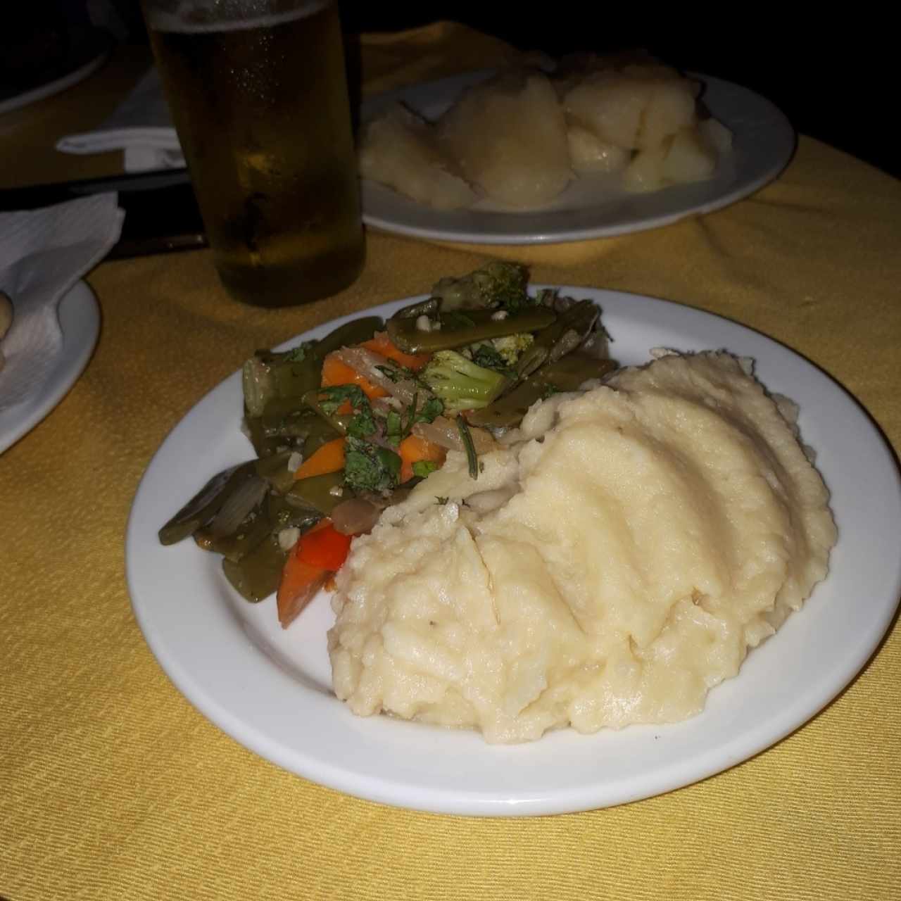 Guarnición de puré y vegetales