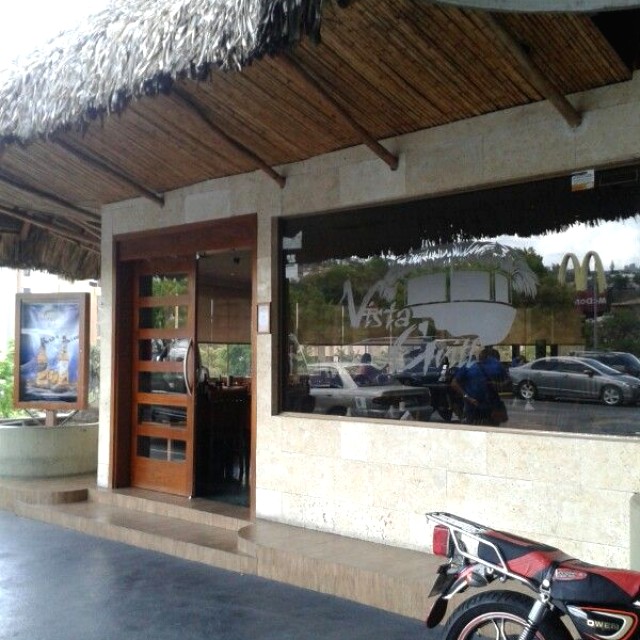 Entrada del local 