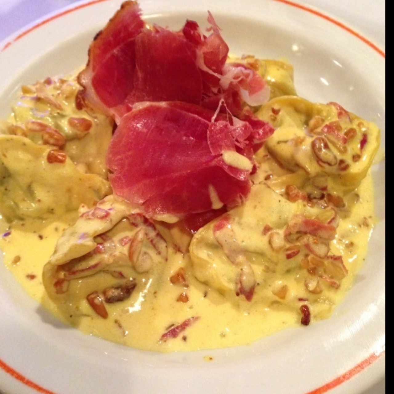 Tortelones rellenos de espinaca