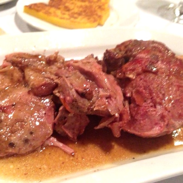 Cordero horneado con polenta