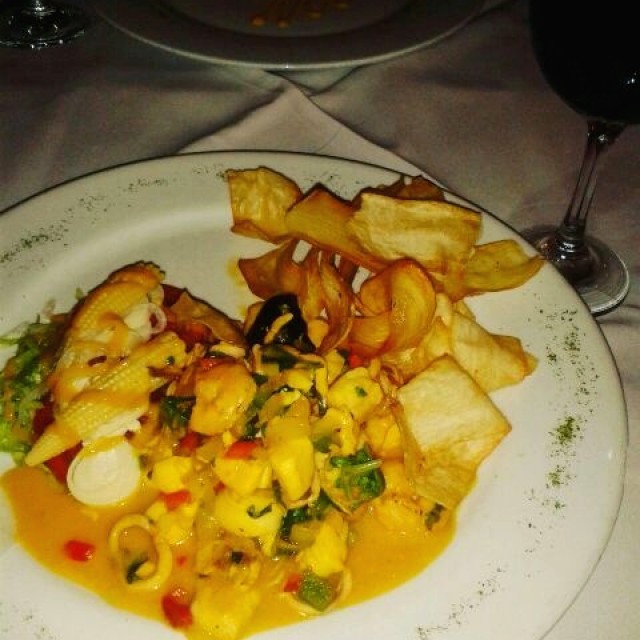 Cau cau de mariscos