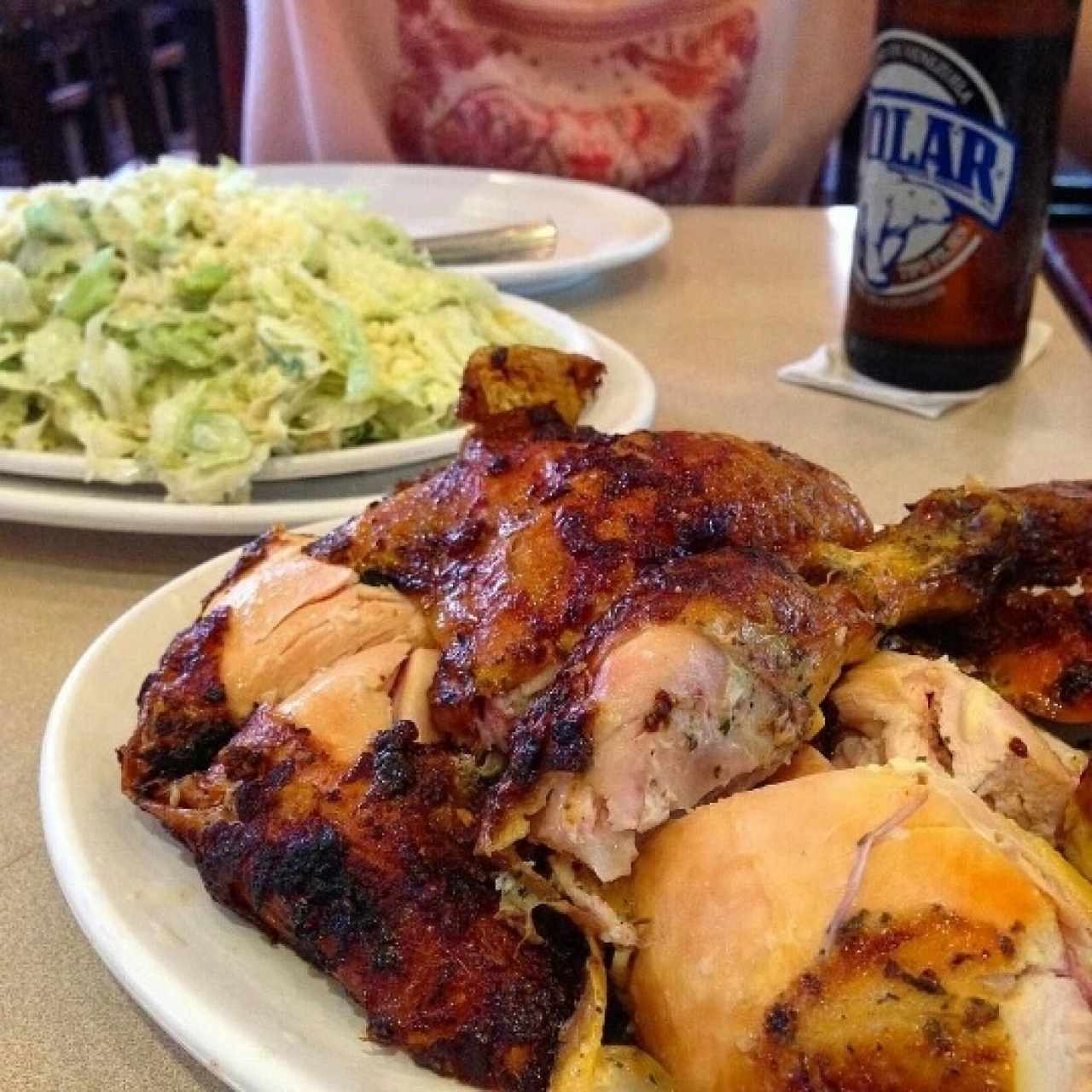 pollo en brasa y ensalada cesar 