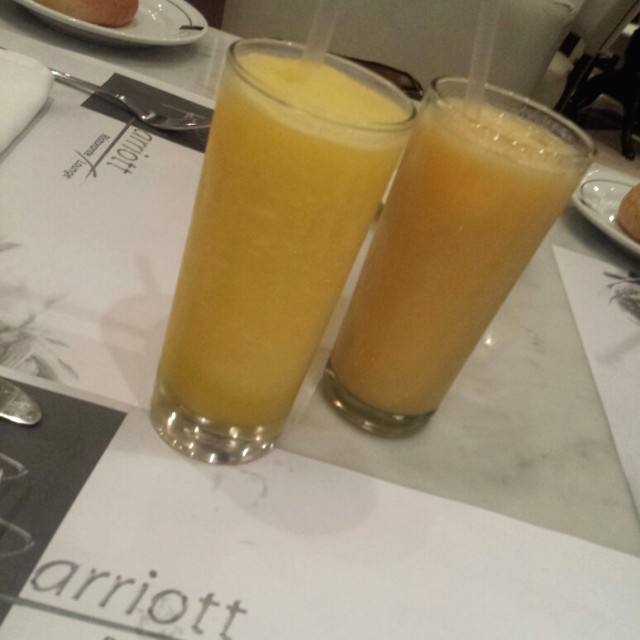 Jugo de Melocotón y Naranja