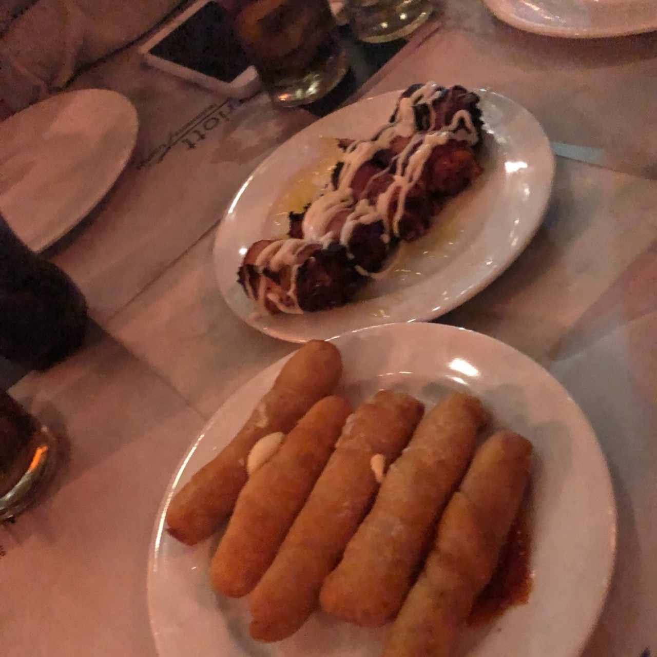 datiles y tequeños