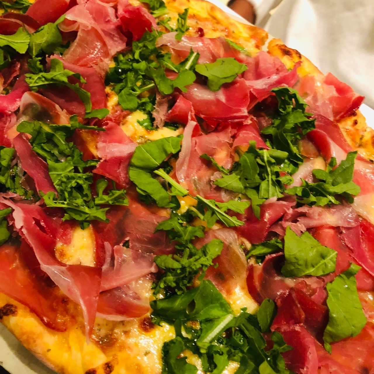 Pizza prosciutto