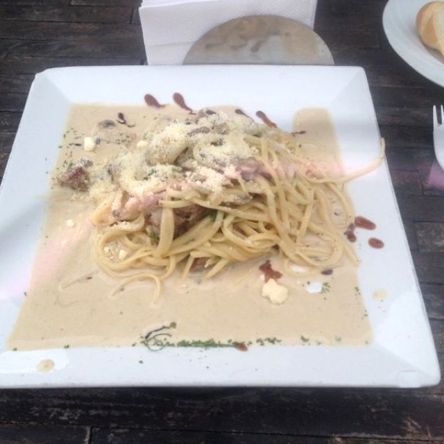 Lingüini con Lomito