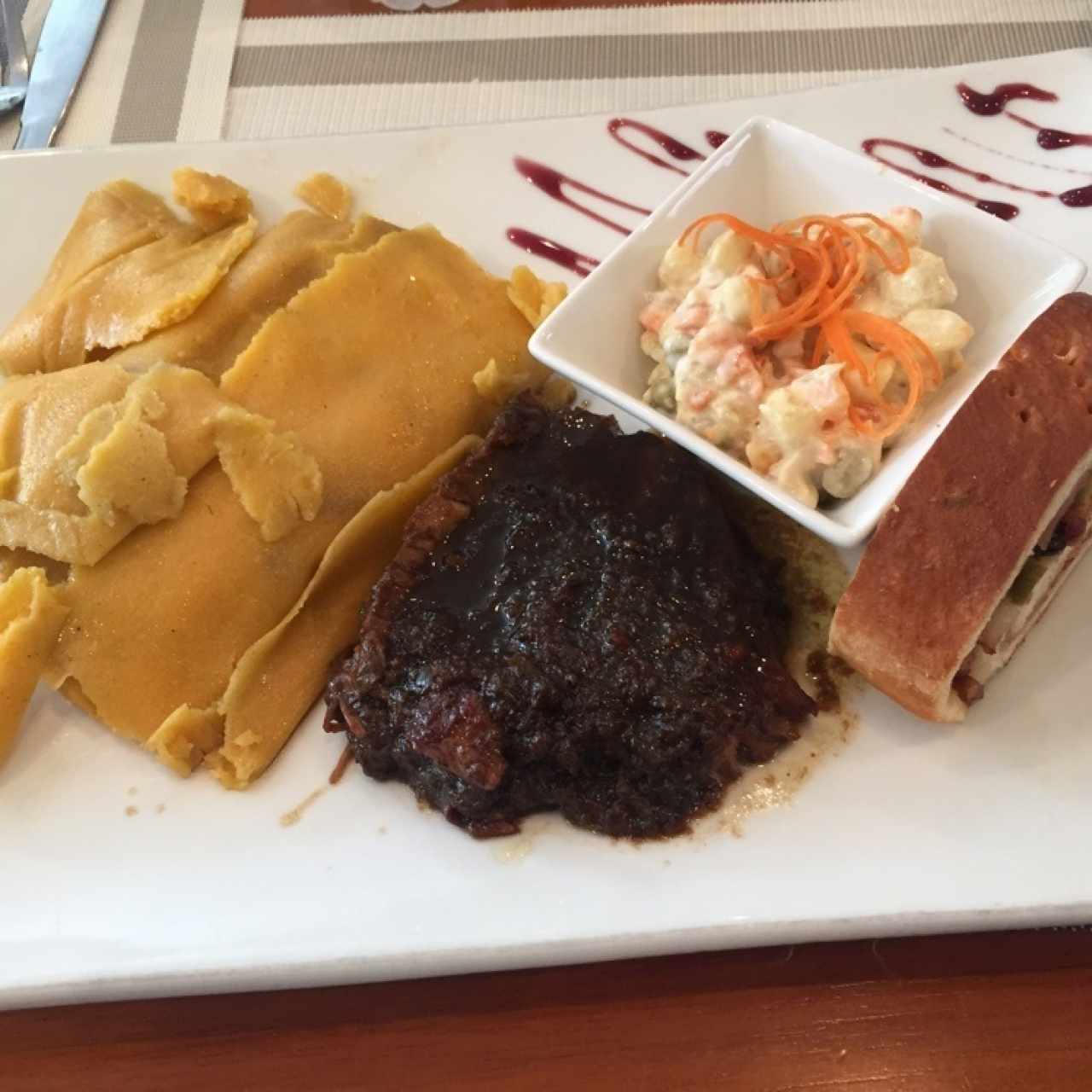 plato navideño con asado negro 