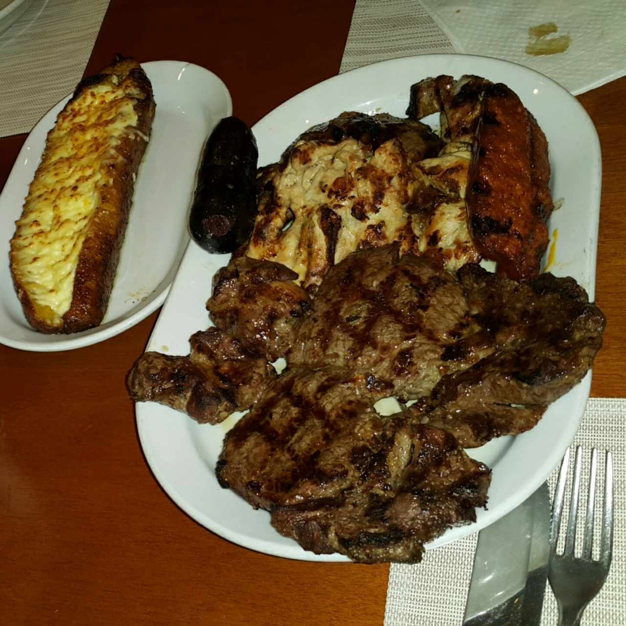 platano horneado y parte de parrilla brasero 