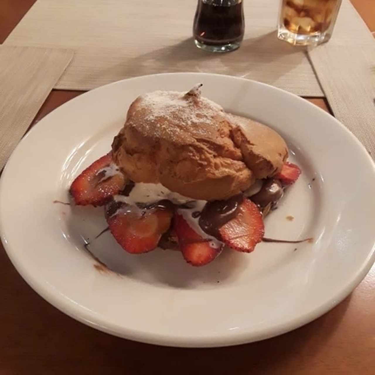 Profiterol de la casa. ¡Exquisito!
