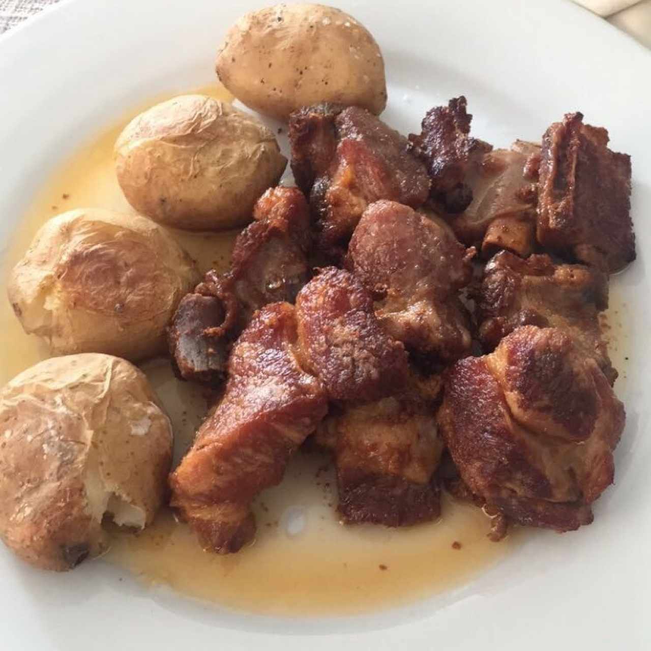 Rejoes con papas ao murro
