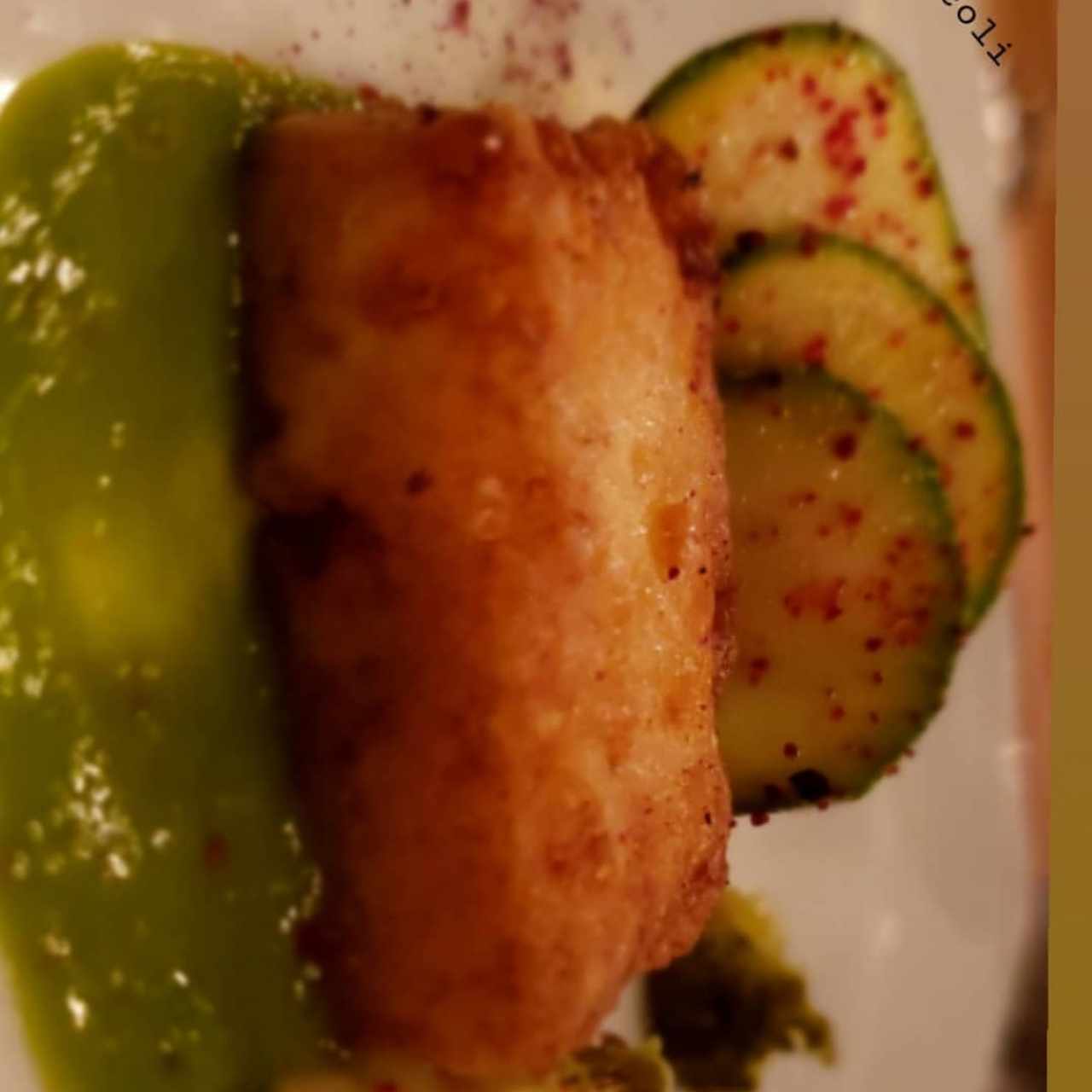 ensalada de brocoli y queso  frito 
