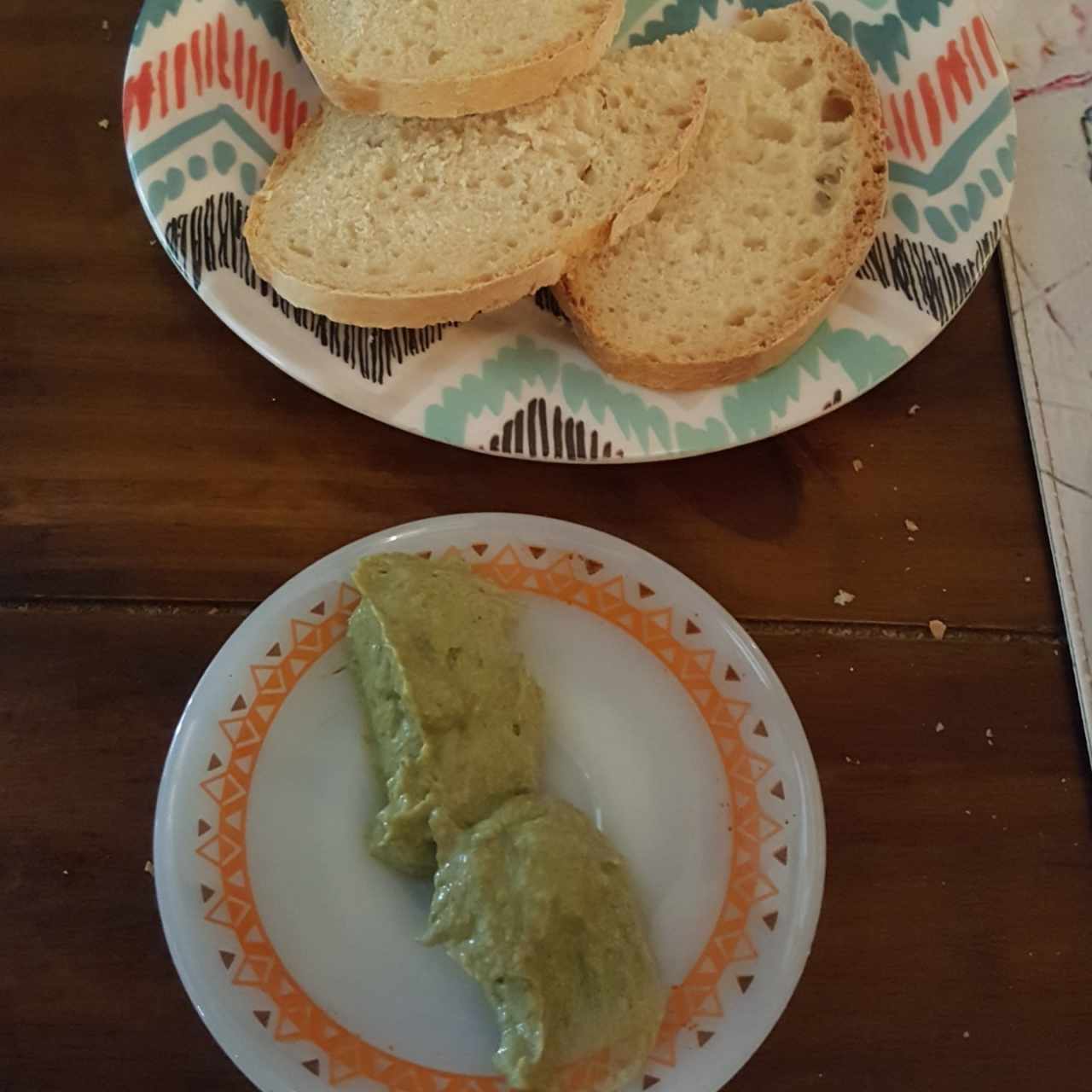 Pan con dip de aguacate!