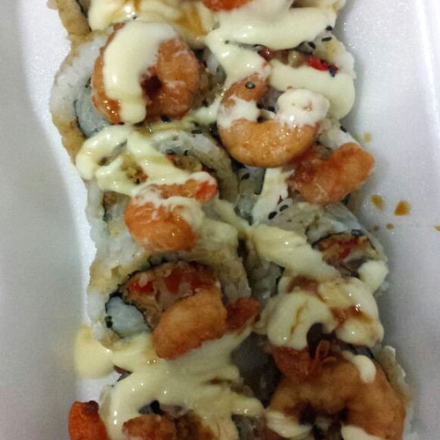 Este fue un sushi por el que pague 1500 Bsf mi decepción no la podría describir con palabras el tope más POBRE DE LA HISTORIA . Mejor están los de Bonsai sushi y por la mitad del precio! Es la segunda vez que compro aquí pero puedo asegurarles que la Última ! Malisimo  