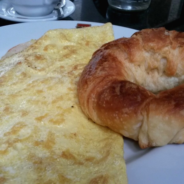 Omelette de Queso y Jamón. Rey David