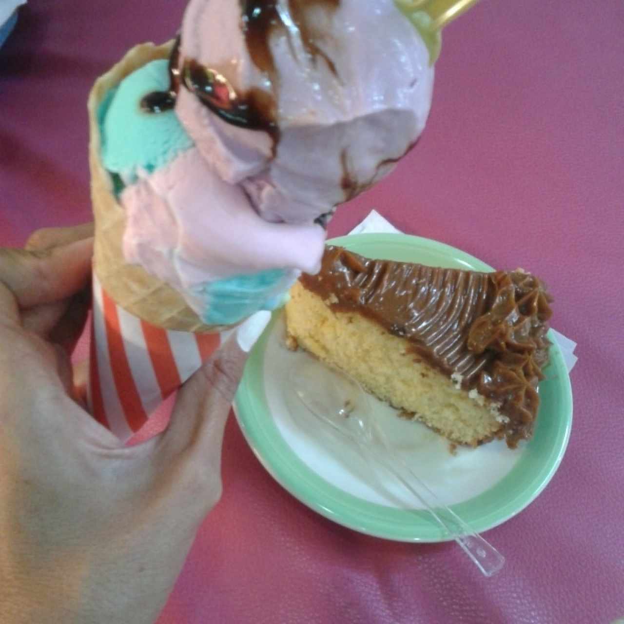 Blue ice y bati bati. Torta de arequipe