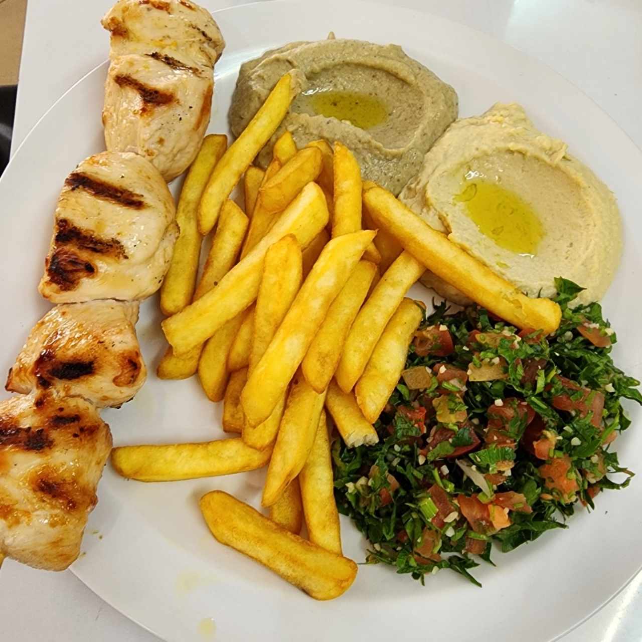 Plato de pincho de pollo