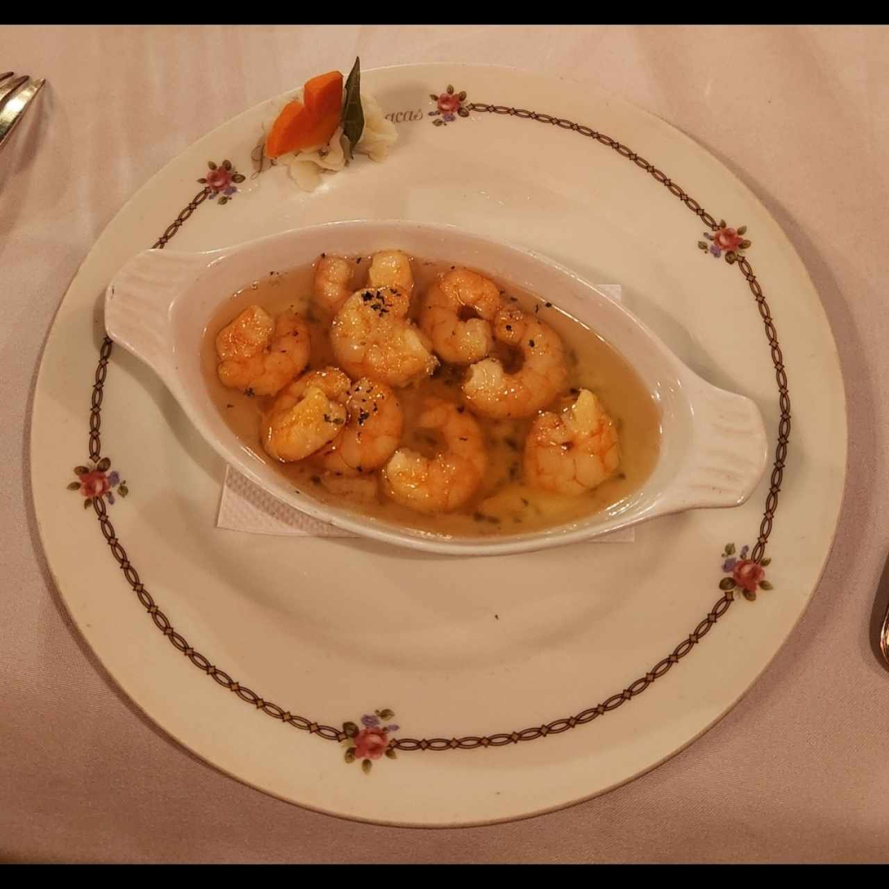 Camarones al ajillo