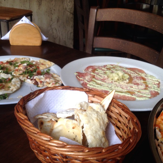 Carpaccio y bruschetas