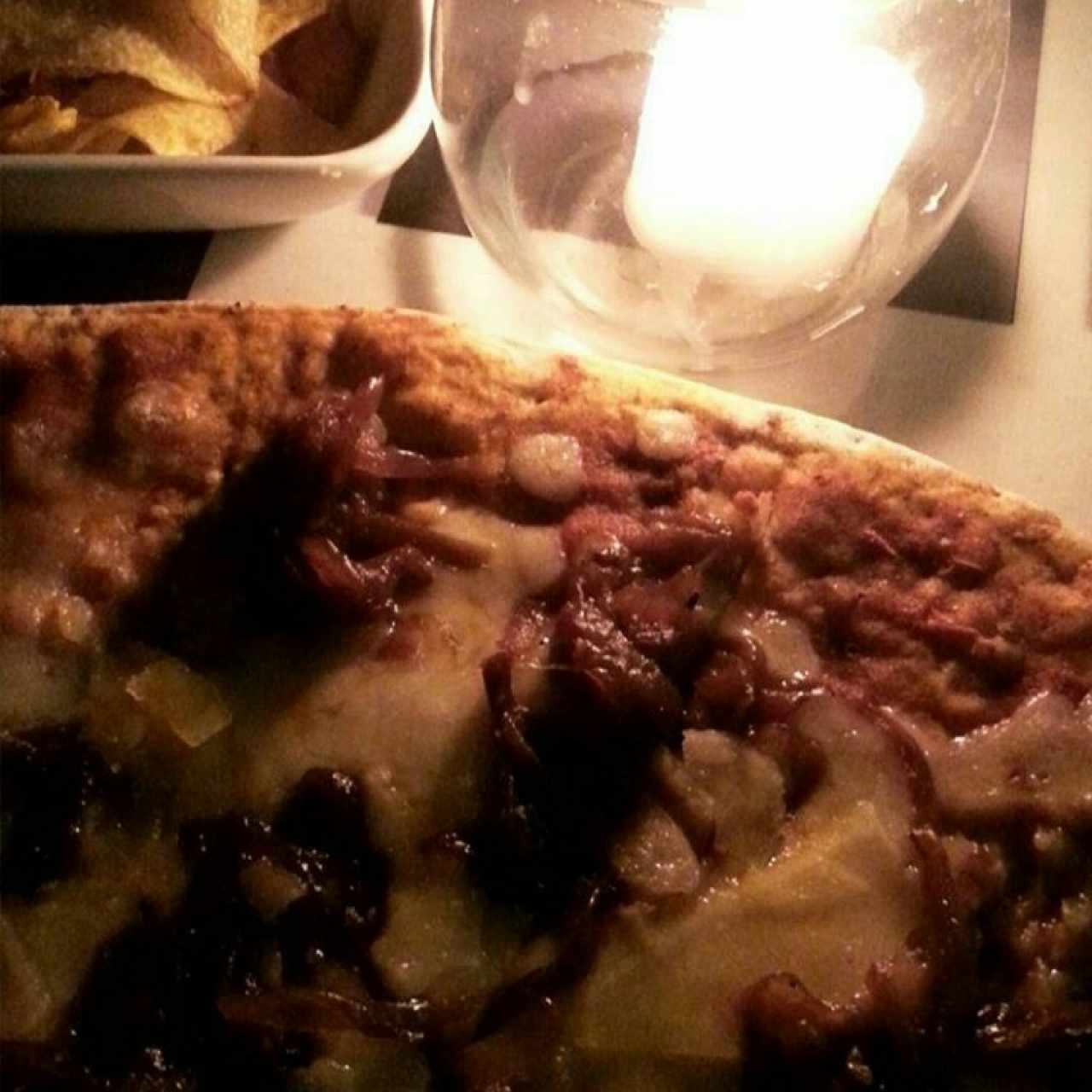 pizza de cebollas caramelizadas 