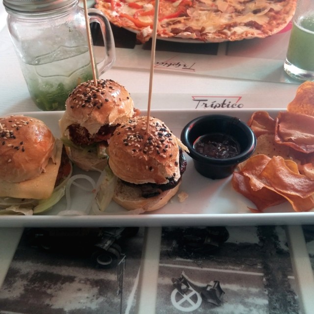 Triptico de hamburguesas