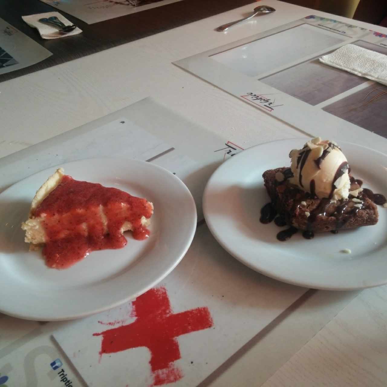 brownie Gelato y cheesecake de fresa