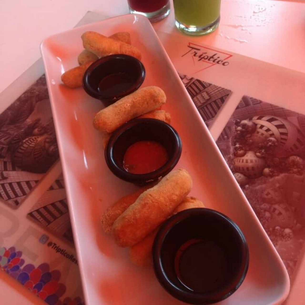 tríptico de tequeños 
