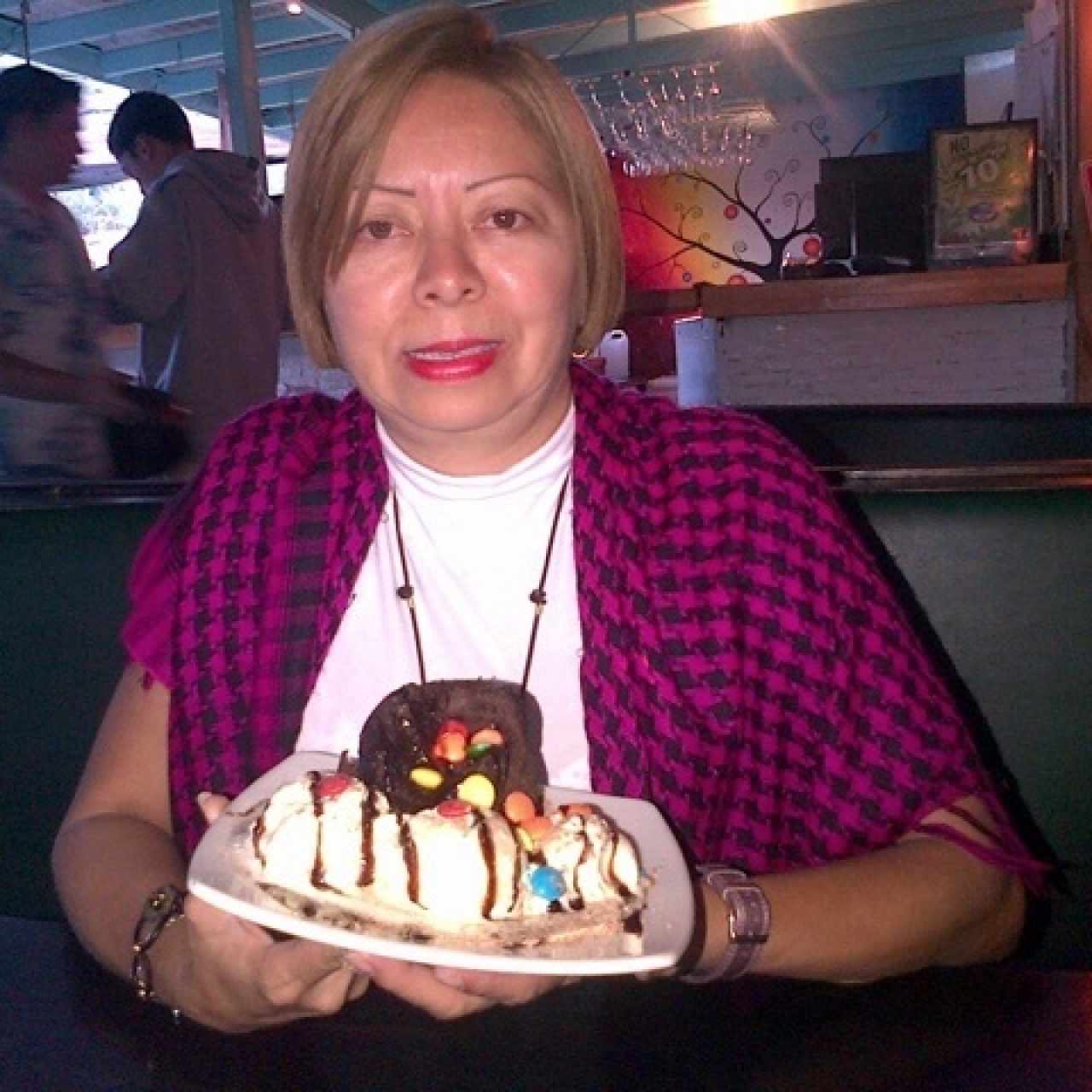 brownie con helado para cumpleaños