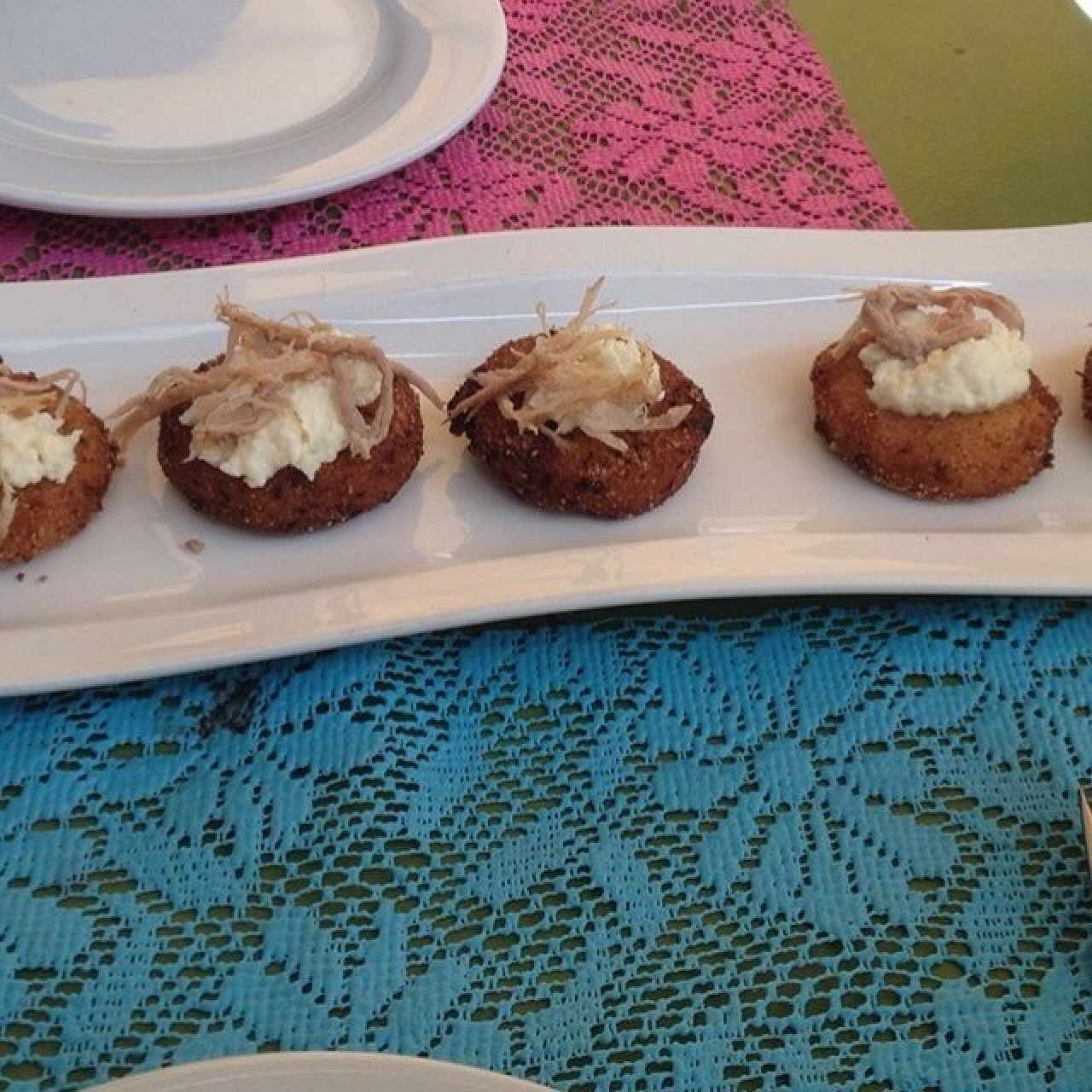 Arepitas de chicharron