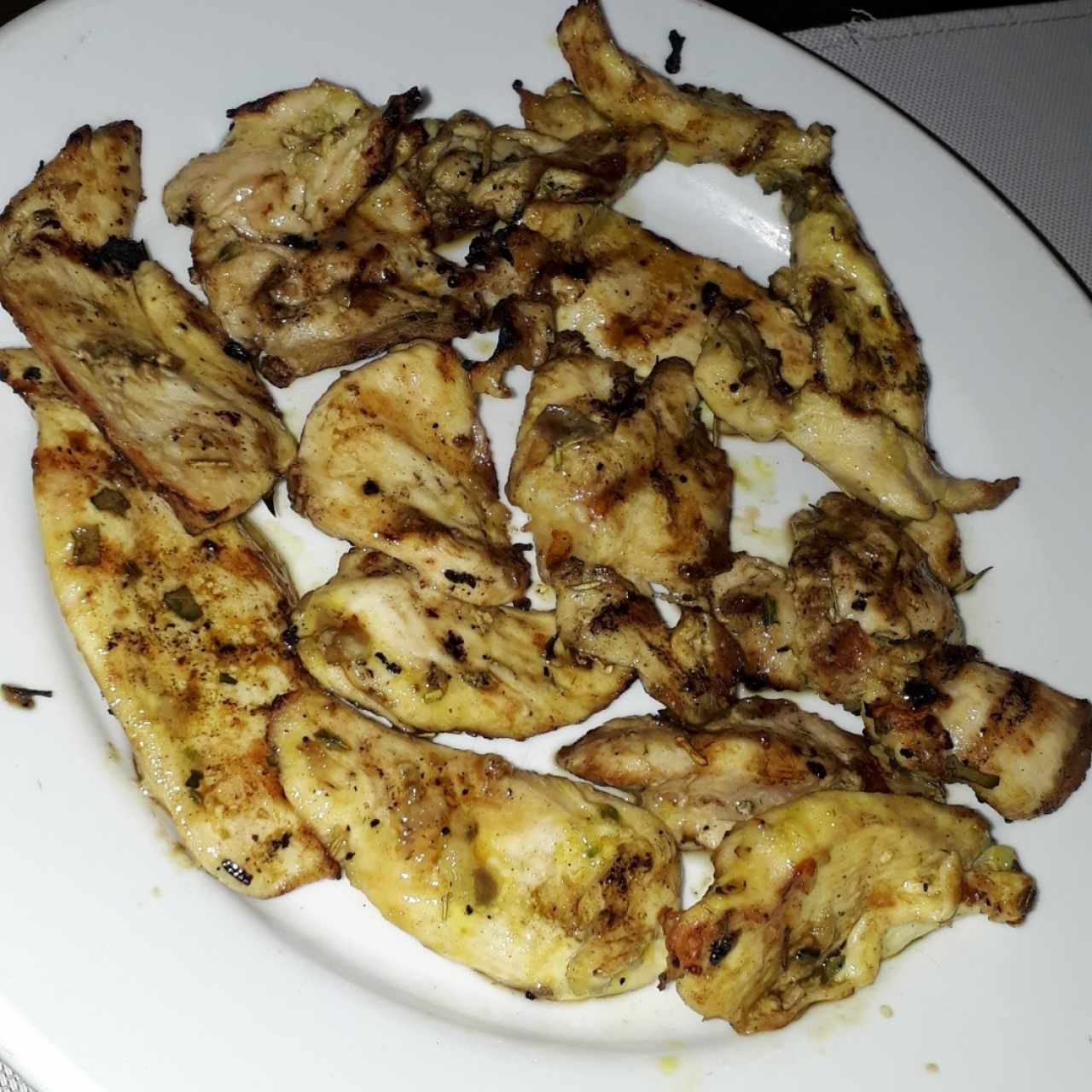 1/2 Pollo Deshuesado a la Parrilla Entero, Corte Fino