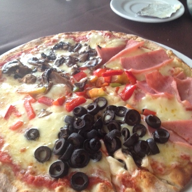 Pizza cuatro estaciones