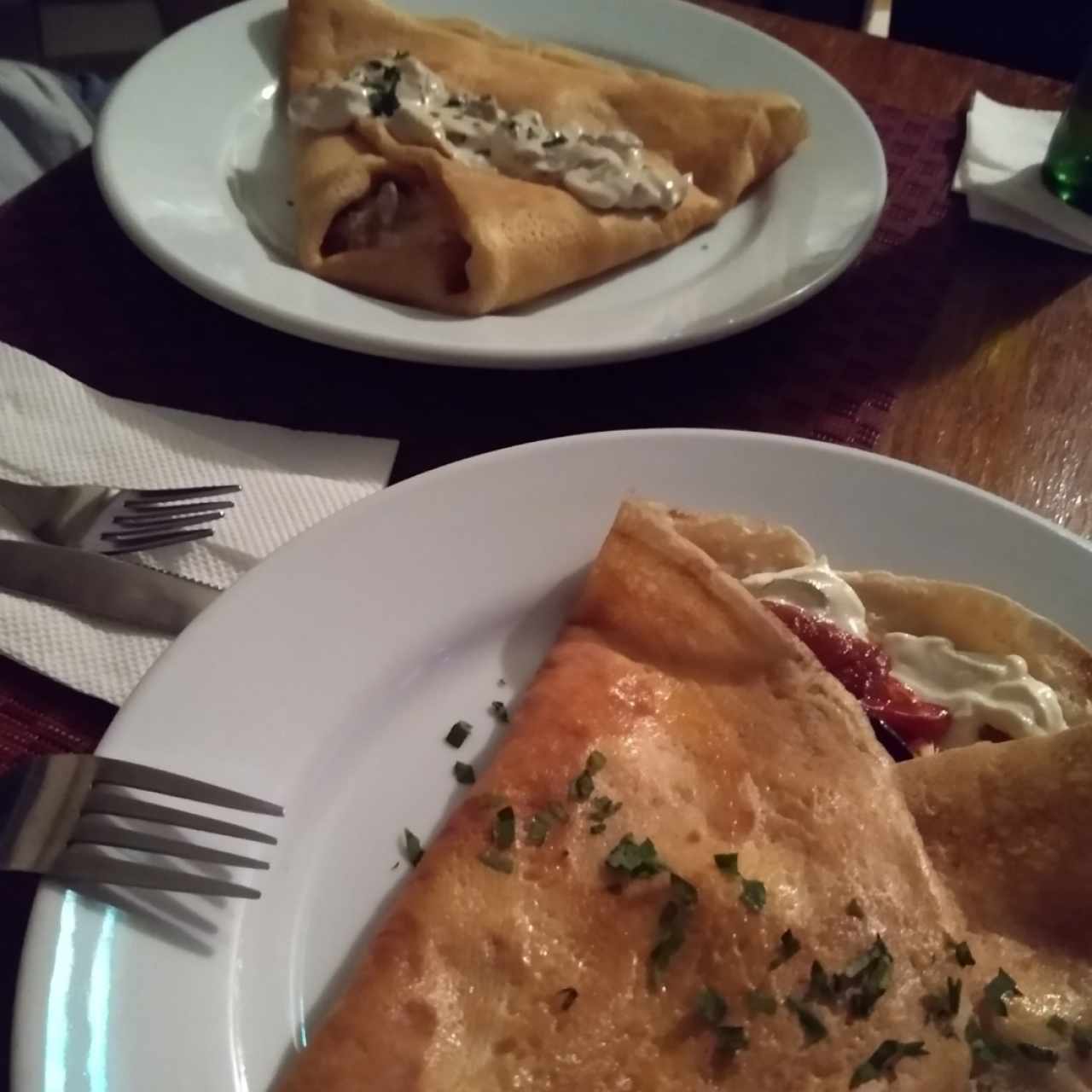Crepes de queso fresco, vegetales y calabacín, y de champiñones