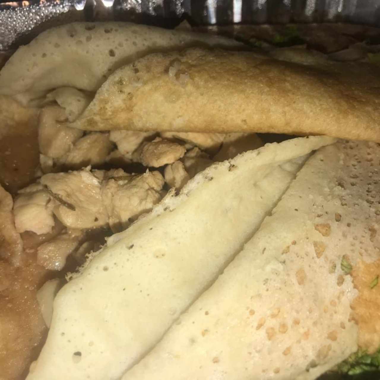 Crepe de Poulet (Pollo), Excelente, con Cebollas Caramelizadas