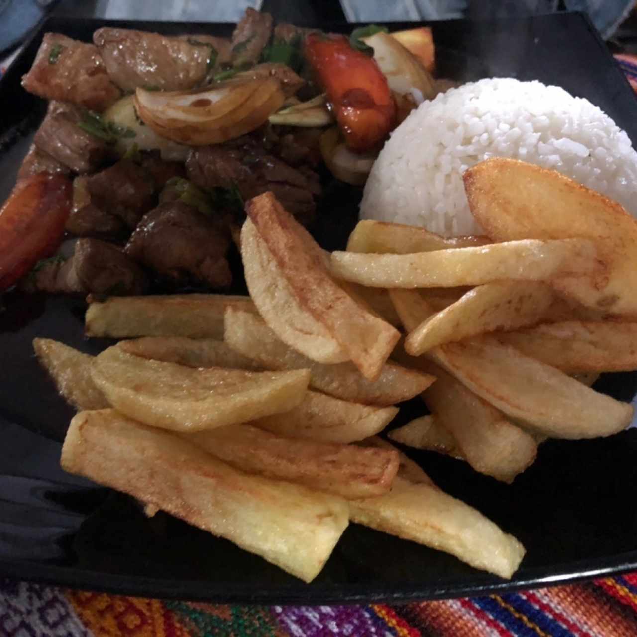 Lomo saltado